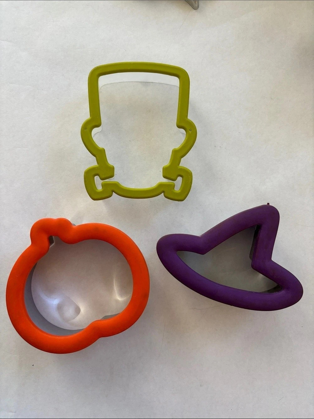 3-Piece Halloween Cookie Cutter Set - Wilton comfort grip